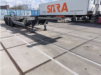 Container transporter/ Swap body semi-trailer Kögel S24-2: picture 3