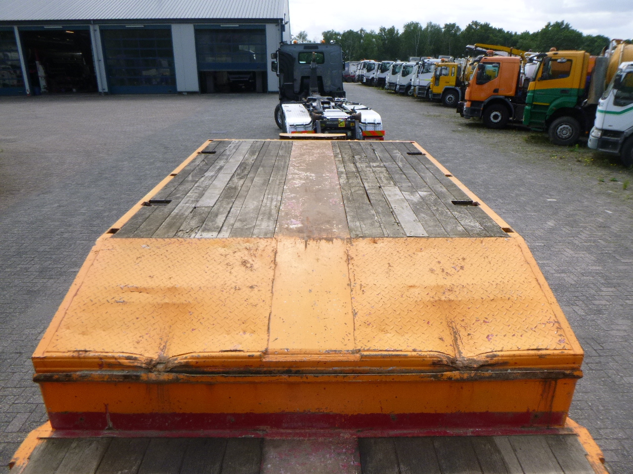 Low loader semi-trailer Nooteboom 4-axle lowbed trailer OSD-73-04: picture 10