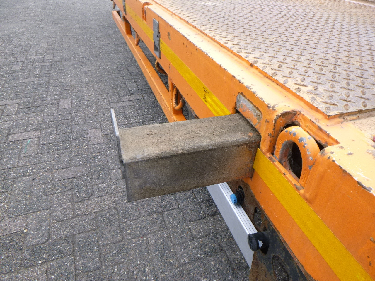 Low loader semi-trailer Nooteboom 4-axle lowbed trailer OSD-73-04: picture 13