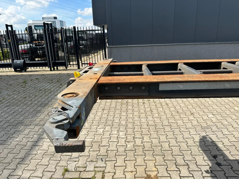 Container transporter/ Swap body semi-trailer Schmitz Cargobull 45FT HC, empty weight: 4.240kg, BPW+drum, NL-chassis, APK: 02/2025, 3x available: picture 8