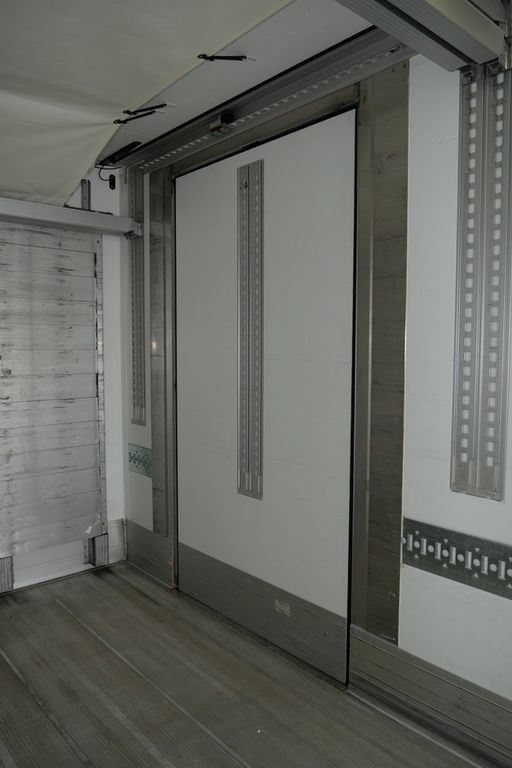 Refrigerator semi-trailer Schmitz Cargobull SKO 24/ BI TEMP / PHARMA / DS / DRP SEITENTÜRE: picture 28