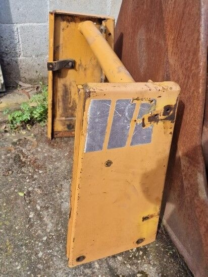 Body and exterior for Backhoe loader Case 580G: picture 3