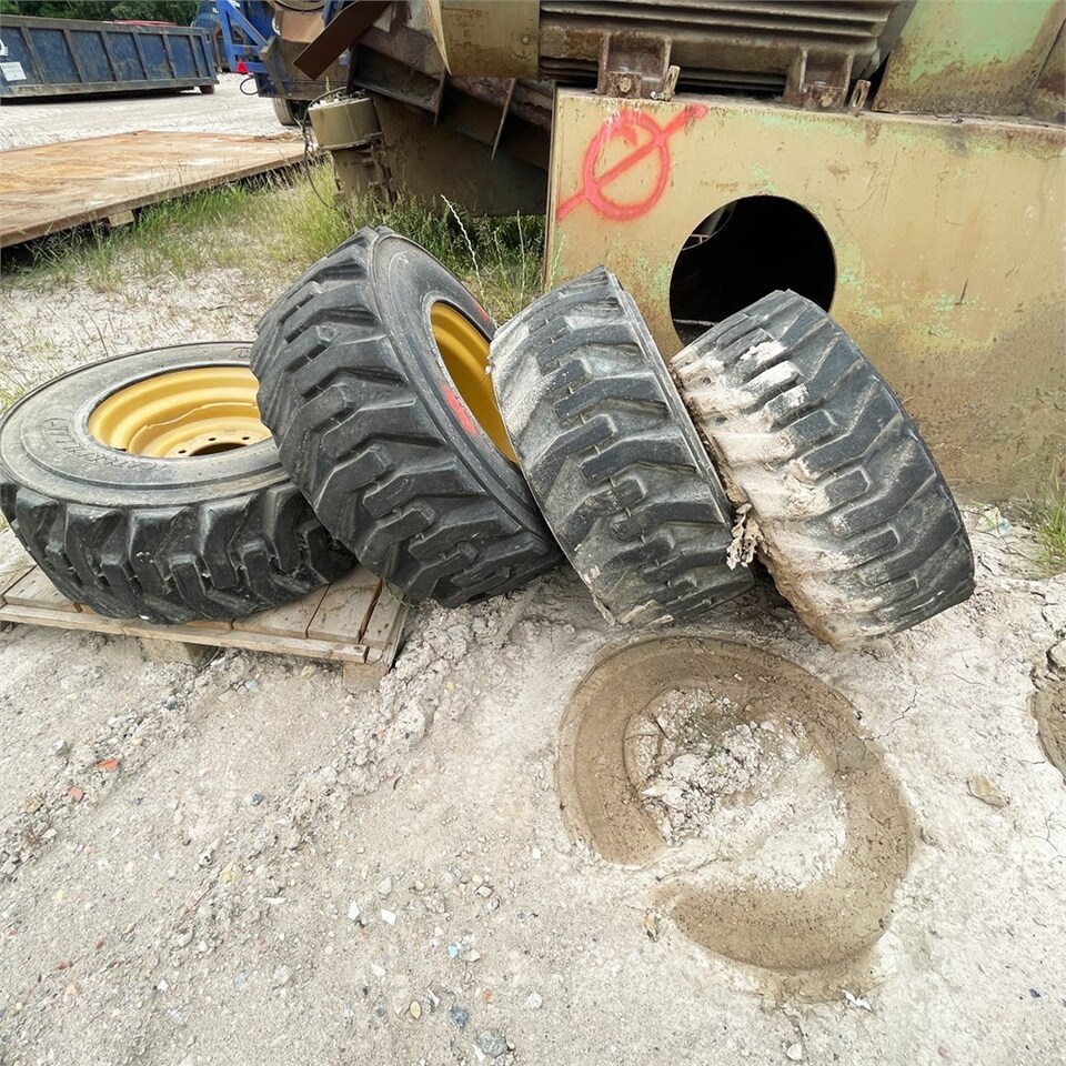 Wheel and tire package for Construction machinery Caterpillar Fælge med dæk: picture 3