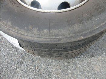 Tire for Truck Firestone 285/70R19,5 145/143  M+S BANDEN MET STAAL WIEL  VOORAS: picture 3