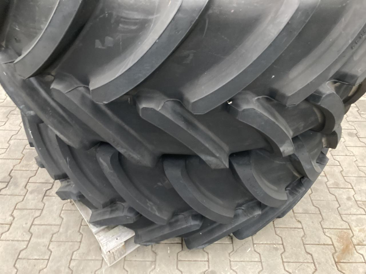 Tire for Agricultural machinery Firestone 650/65R42: picture 3