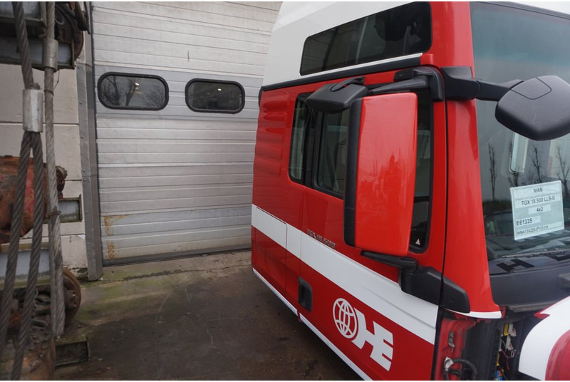 Cab and interior for Truck MAN F99L45 TGX EURO6: picture 3