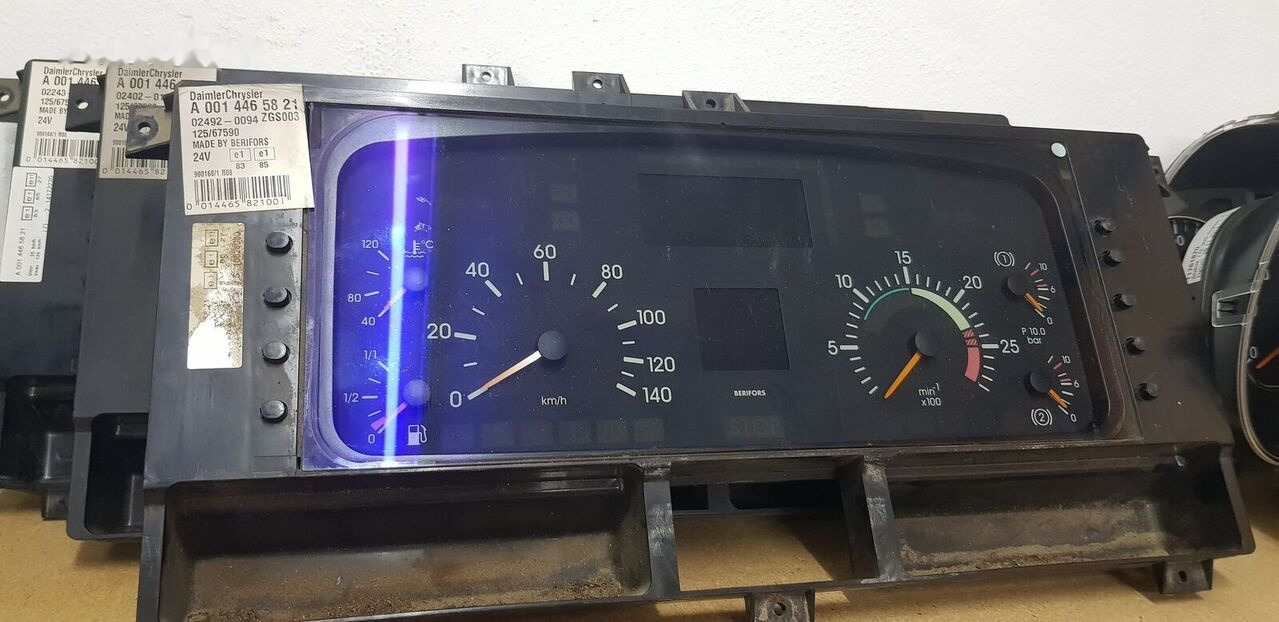 Dashboard for Truck Mercedes-Benz ACTROS: picture 2
