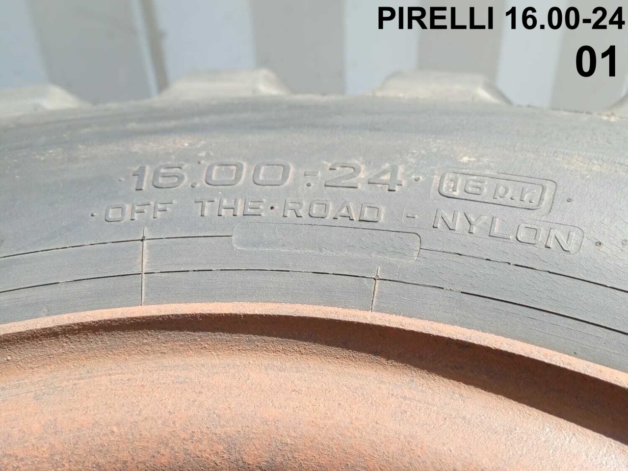 Wheel and tire package PIRELLI 16.00-24: picture 10