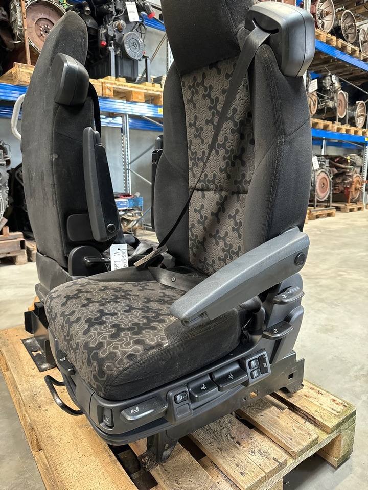Cab and interior for Truck SCANIA DRIVER SEAT NGR: picture 3
