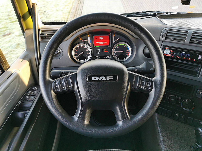 Tractor unit DAF CF 330 spacecab manual: picture 11