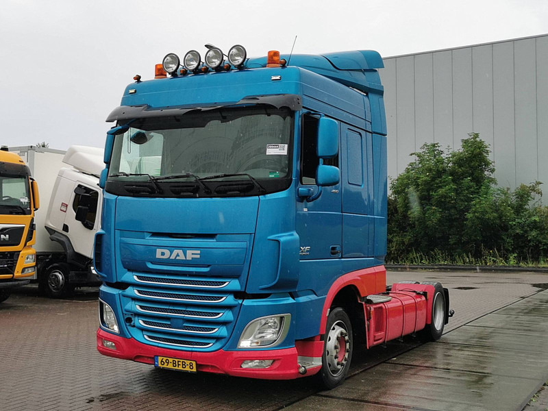 Tractor unit DAF XF 460 spacecab mega: picture 2