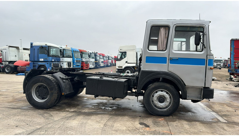 Tractor unit MAN 19.281 (BIG AXLE / STEEL SUSPENSION / 6 CYLINDER / MANUAL PUMP): picture 3