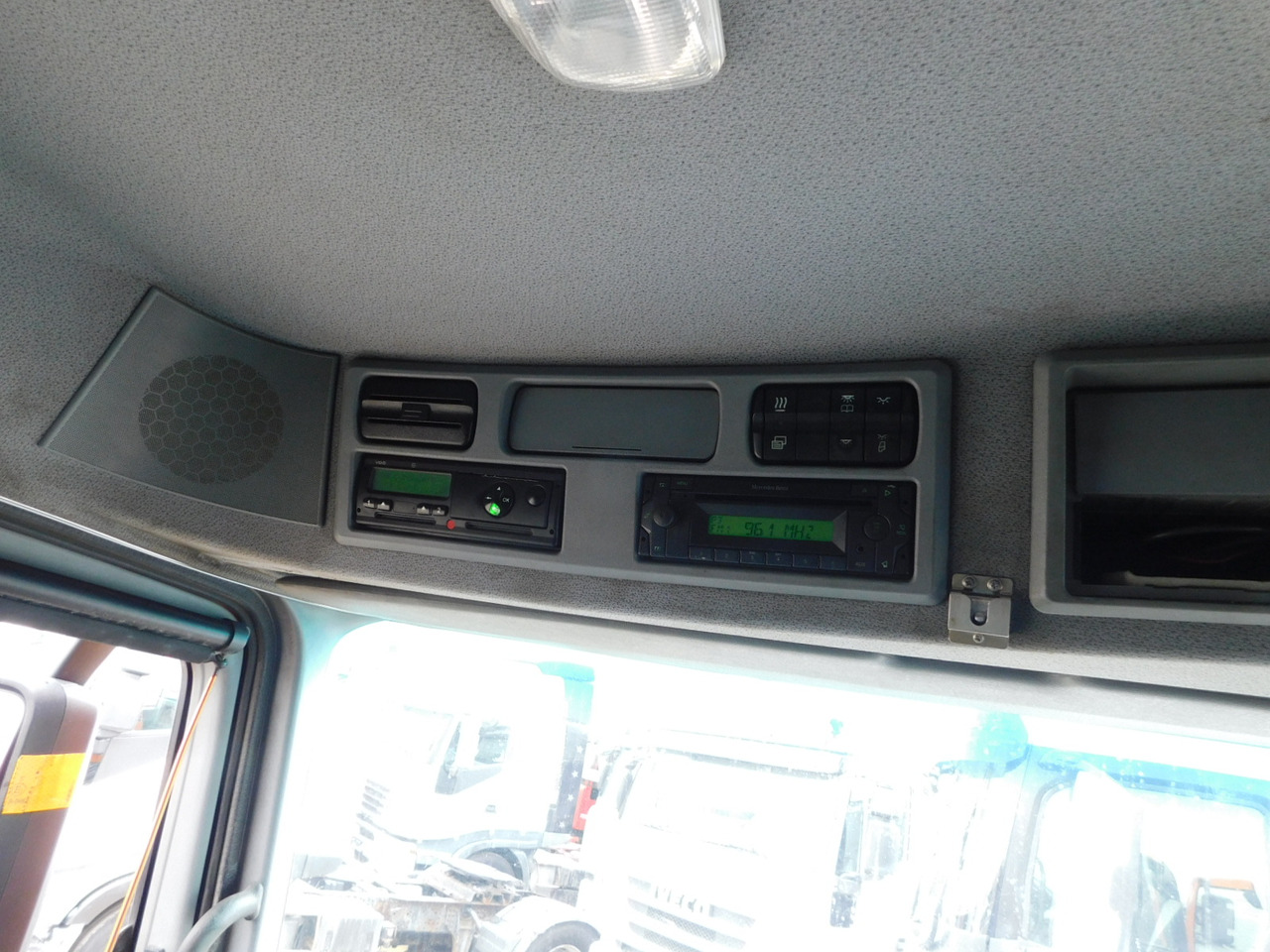 Tractor unit Mercedes Actros 1844: picture 8