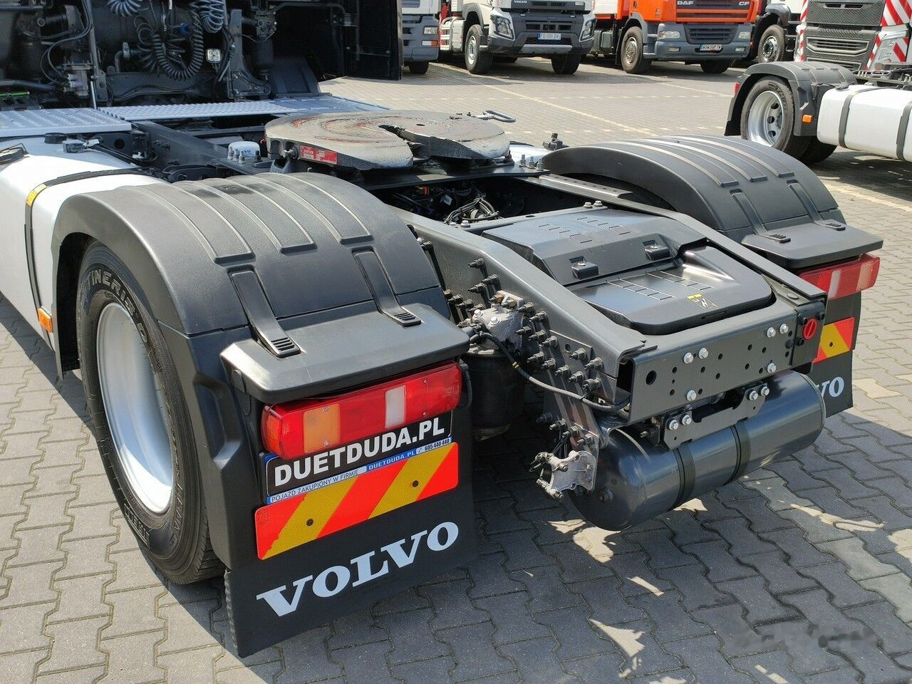 Tractor unit Volvo FH4 500: picture 23
