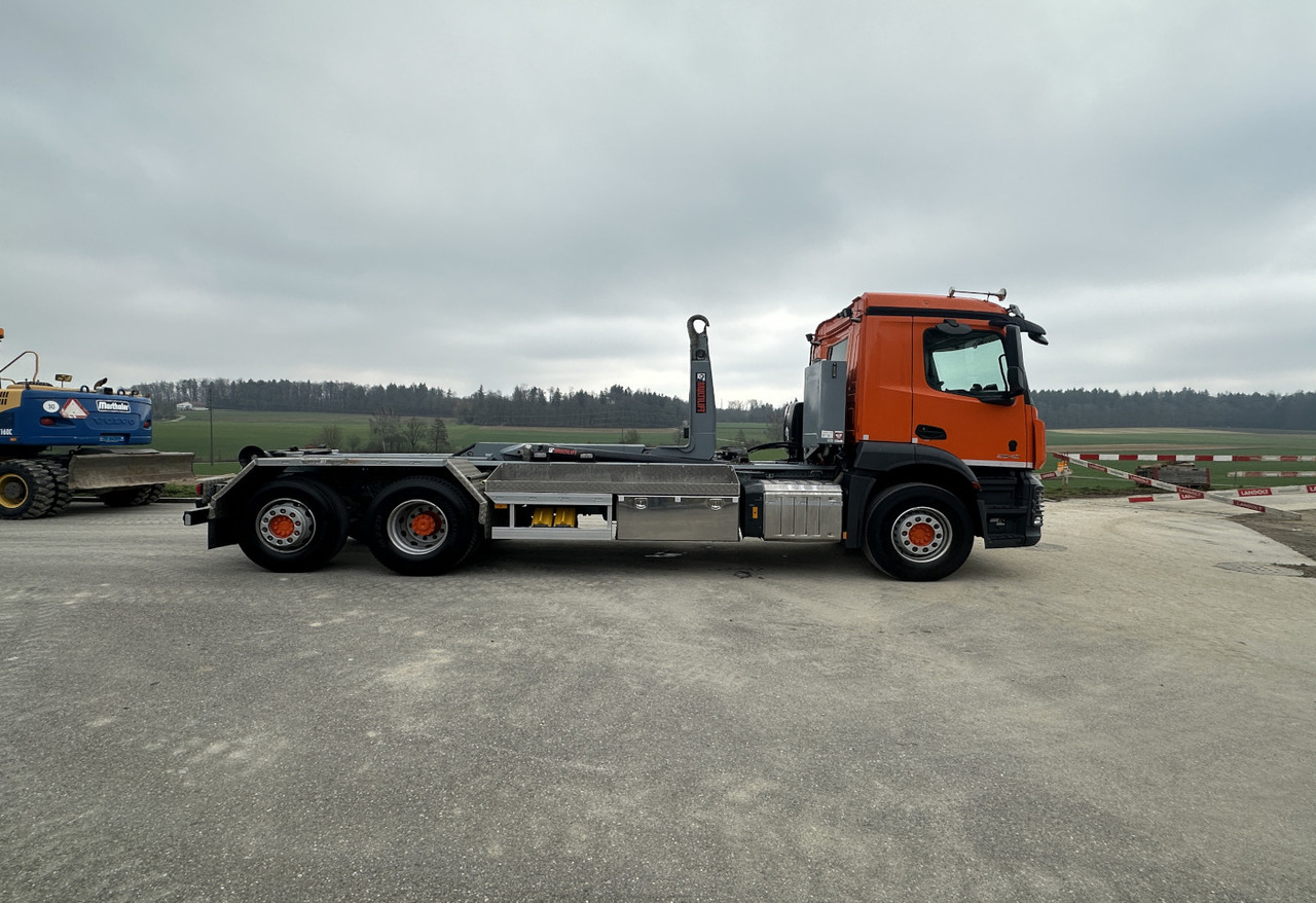 Hook lift truck 2021 MB-Actros 2546 6×2 hooks: picture 5