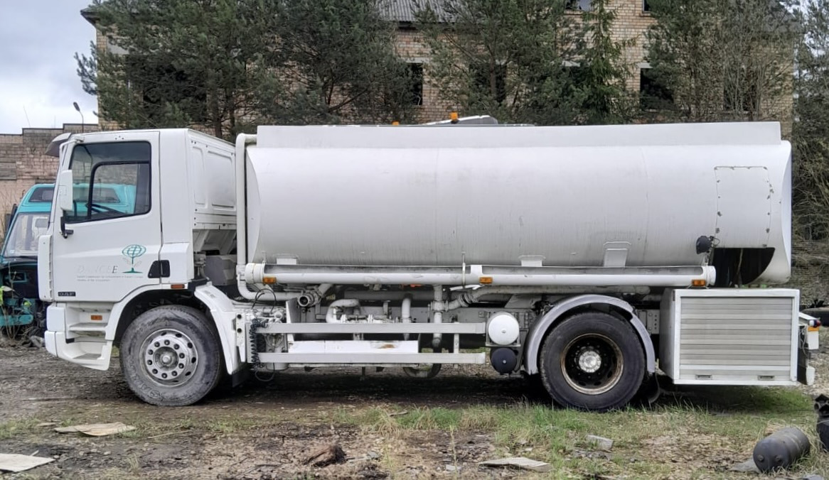 Tank truck for transportation of fuel DAF 75CF270: picture 6