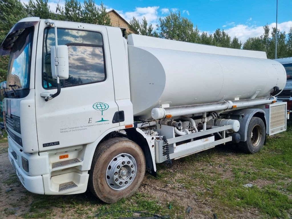 Tank truck for transportation of fuel DAF 75CF270: picture 15