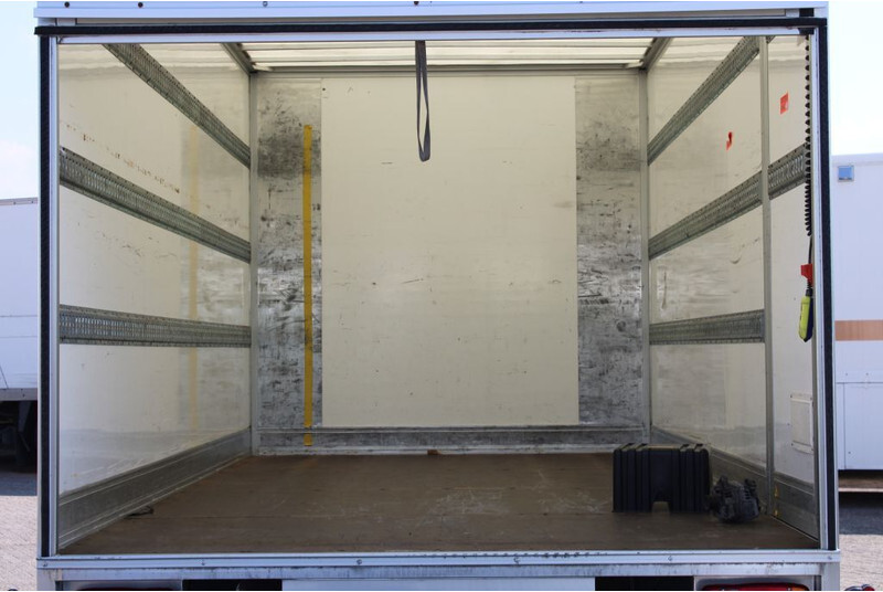 Box truck DAF LF 150 + Euro 6 + Dhollandia Lift: picture 10