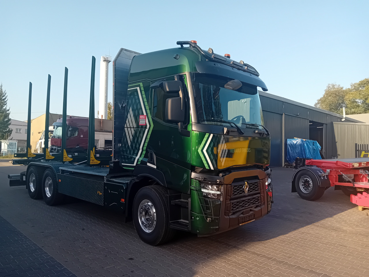 New Timber truck for transportation of timber Hydrofast C Renault Truck P6x4 13 L E6 green: picture 6
