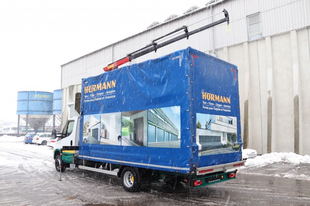 Curtainsider truck, Crane truck IVECO 70C18: picture 4