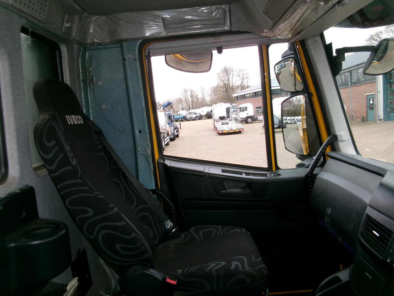Dropside/ Flatbed truck, Crane truck Iveco Stralis 310 6x2 Euro 6 + Atlas 129.3V A11 crane: picture 30