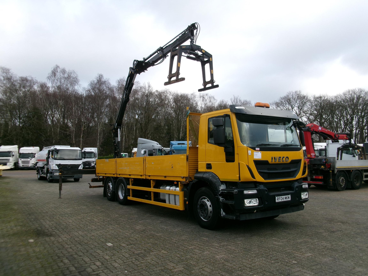 Dropside/ Flatbed truck, Crane truck Iveco Stralis 310 6x2 Euro 6 + Atlas 129.3V A11 crane: picture 2