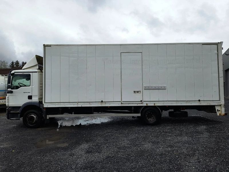Box truck MAN TGM 15.250 CASE WITH 2 SIDE PORTS - EURO 5: picture 8