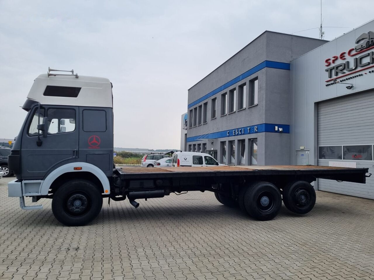 Dropside/ Flatbed truck Mercedes-Benz 2638 SK: picture 7