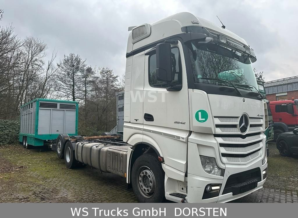 Cab chassis truck Mercedes-Benz Actros 2542 LL 1 6x2 Fahrgestell  2 Stück: picture 7
