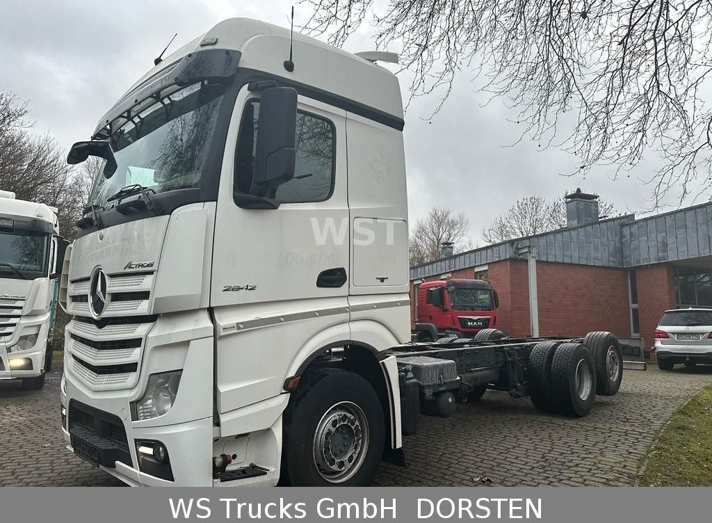 Cab chassis truck Mercedes-Benz Actros 2542 LL 1 6x2 Fahrgestell  2 Stück: picture 10