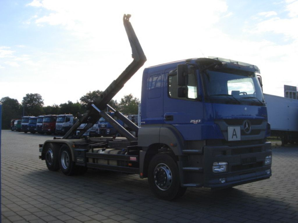 Hook lift truck Mercedes-Benz Axor 2543 L 6x2 Abrollkipper nur 287TKM Meiller: picture 4