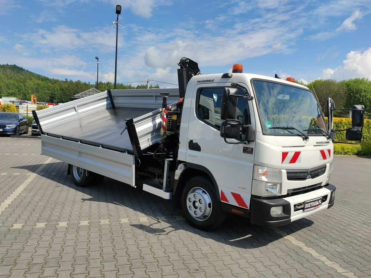 Tipper, Crane truck Mitsubishi Canter Fuso 9C18: picture 3