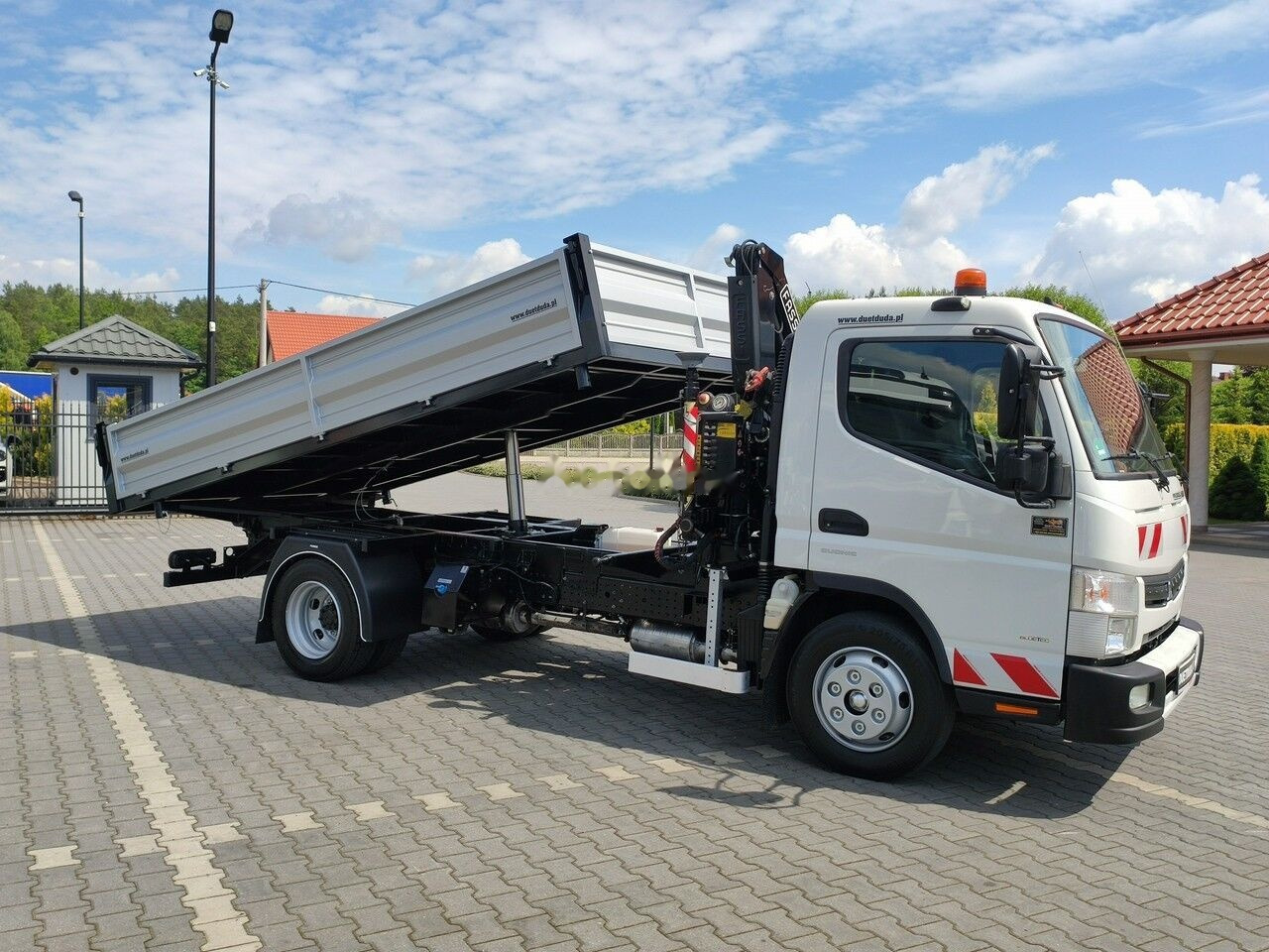 Tipper, Crane truck Mitsubishi Canter Fuso 9C18: picture 9