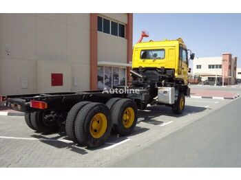 Cab chassis truck Nissan UD CZ4YL: picture 4