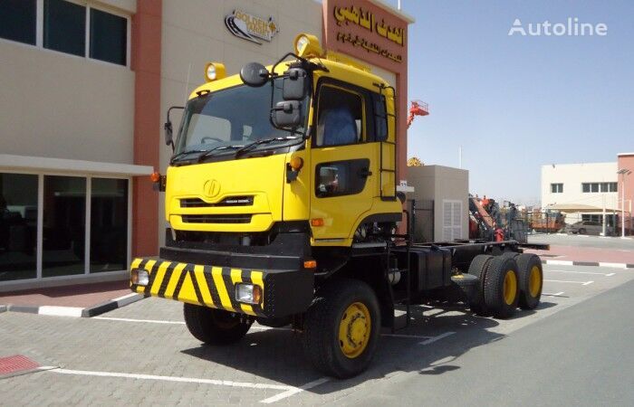 Cab chassis truck Nissan UD CZ4YL: picture 2