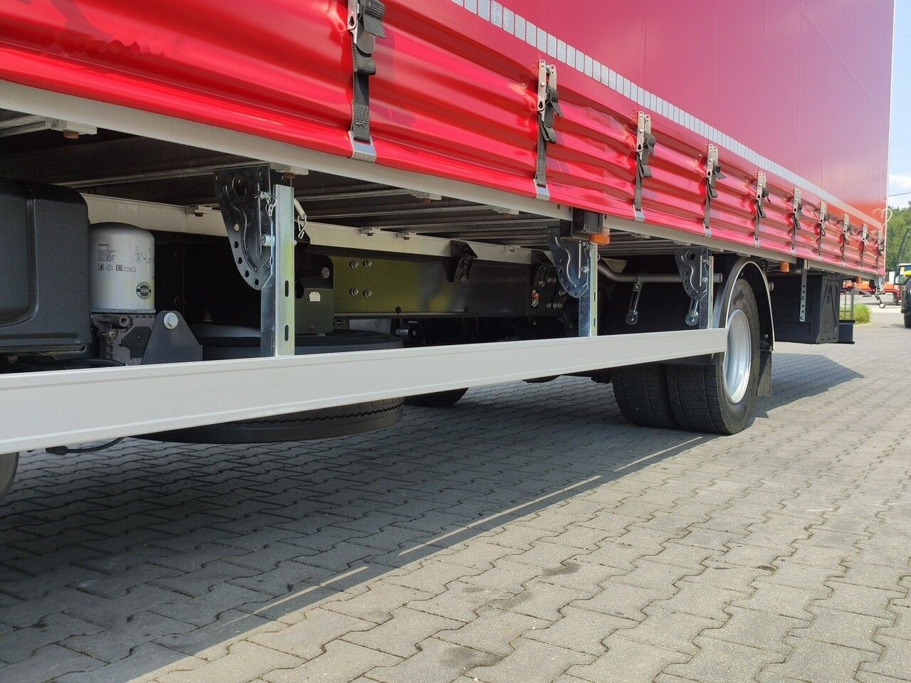 Curtainsider truck Renault D12.240: picture 7