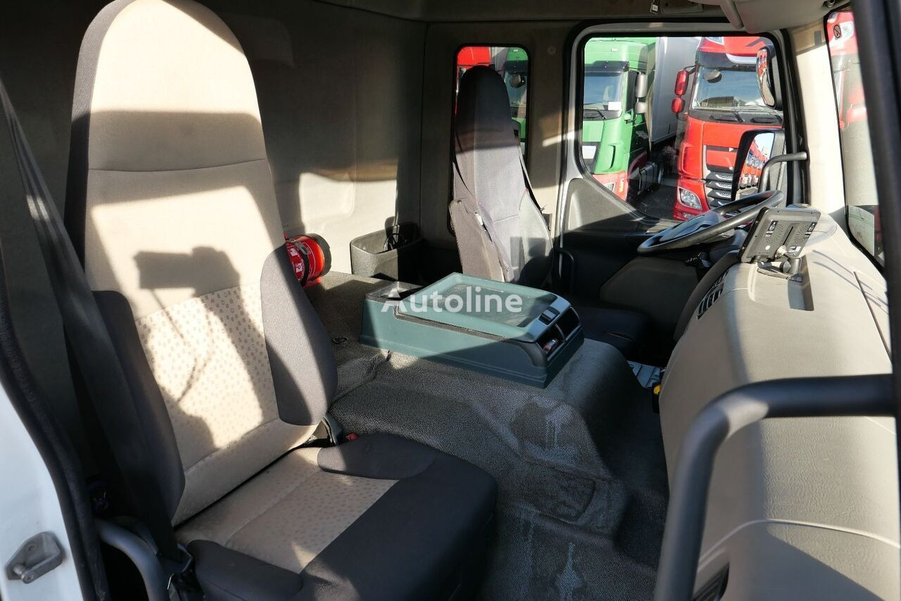 Curtainsider truck Renault Premium 430 DXi: picture 13