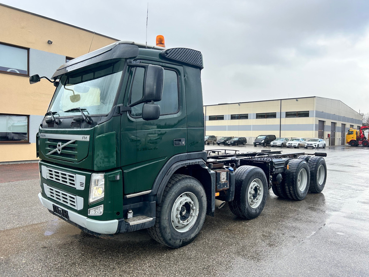 Cab chassis truck VOLVO FM460: picture 2