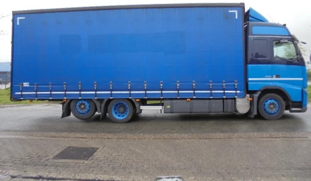 Curtainsider truck Volvo FH 460 6X2 EUR5: picture 16