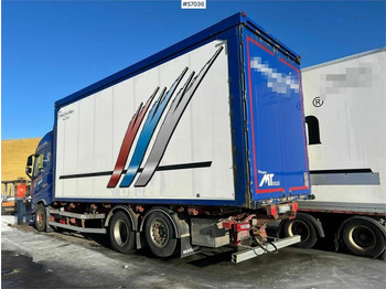 Box truck Volvo FH 500 6x2: picture 3
