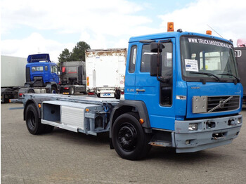 Cab chassis truck Volvo FL 250 + Manual: picture 3