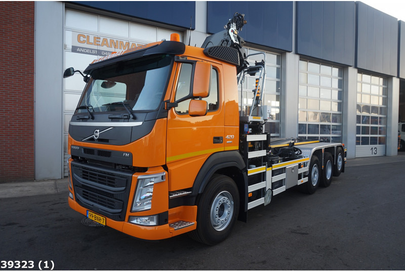 Hook lift truck, Crane truck Volvo FM 420 8x2 HMF 26 ton/meter laadkraan: picture 2