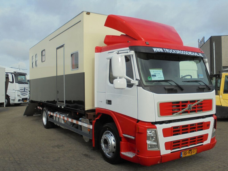 Horse truck Volvo FM 9.310 + Euro 5 + Manual + Horse transport: picture 3