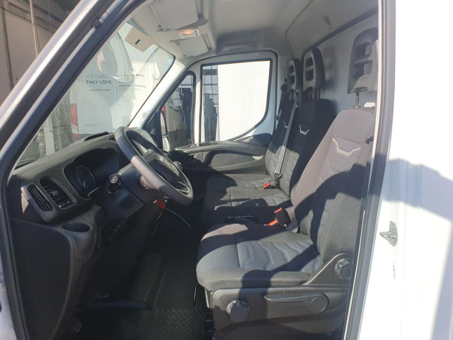 Panel van IVECO Daily 35S16: picture 7