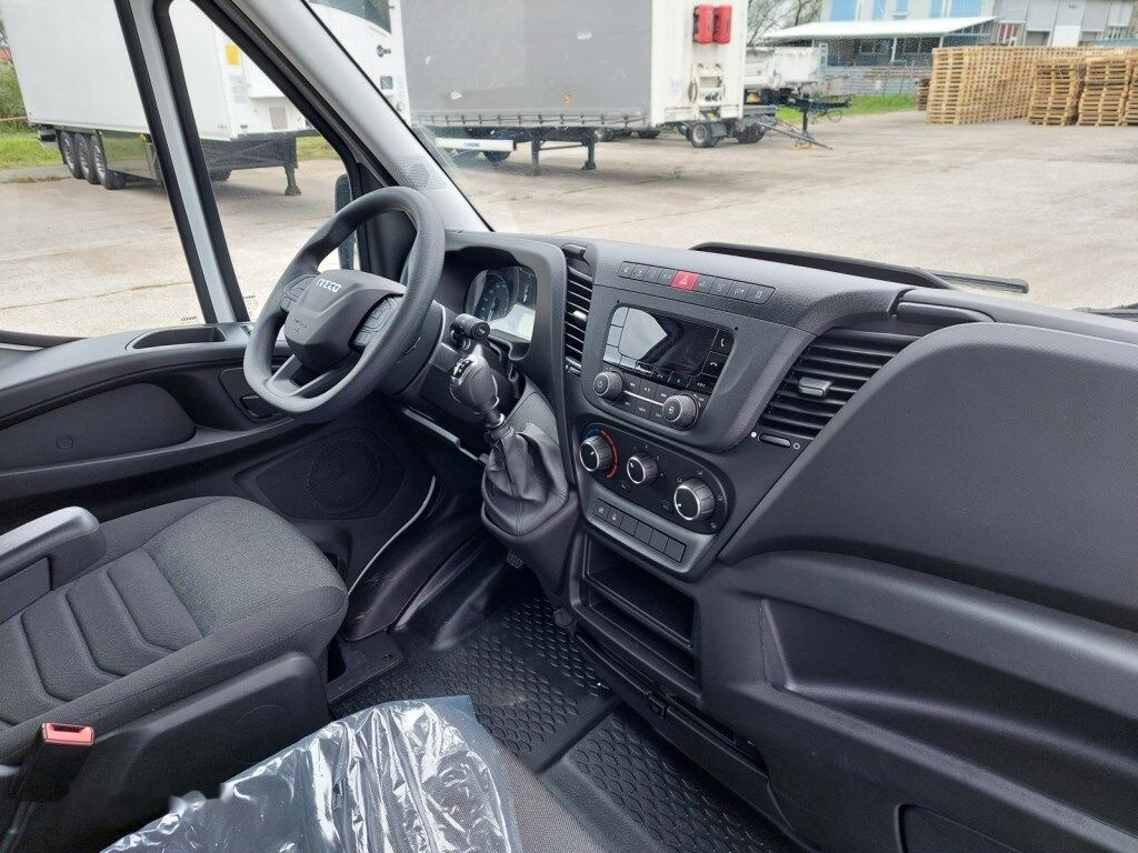 New Panel van IVECO Daily 35S16V 4x2: picture 24