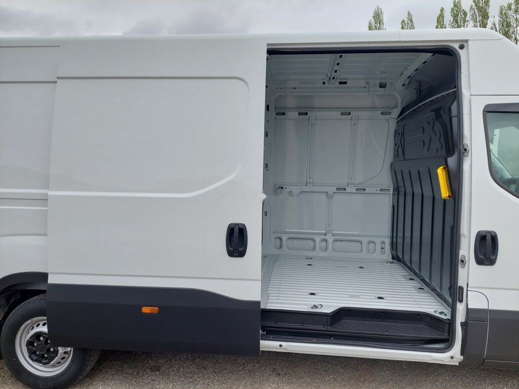 New Panel van IVECO Daily 35S16V 4x2: picture 13