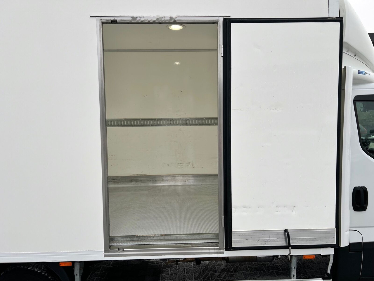 Refrigerated van IVECO Daily 50C18 35C18 refrigerator car One Owner: picture 17