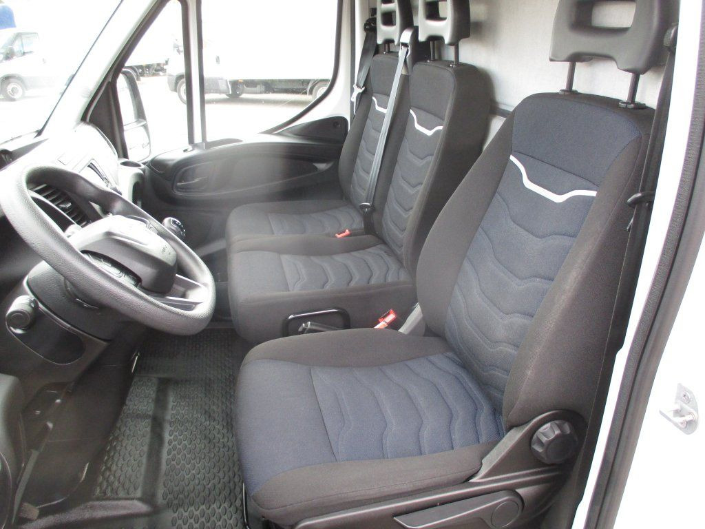 Iveco Daily 35C16  on lease Iveco Daily 35C16: picture 11