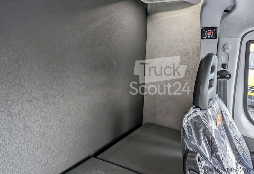 New Curtain side van Iveco Daily 35S18 Backsleeper 10 EP Hi Matic: picture 7