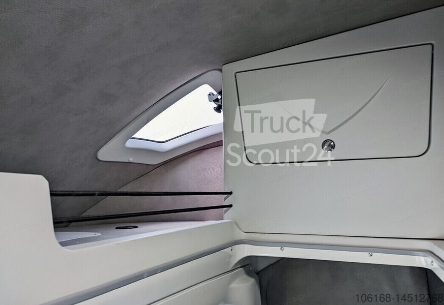 New Curtain side van Iveco Daily 35S18 Backsleeper 10 EP Hi Matic: picture 11